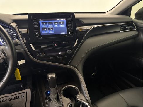 Used 2022 Toyota Camry SE FWD image 32