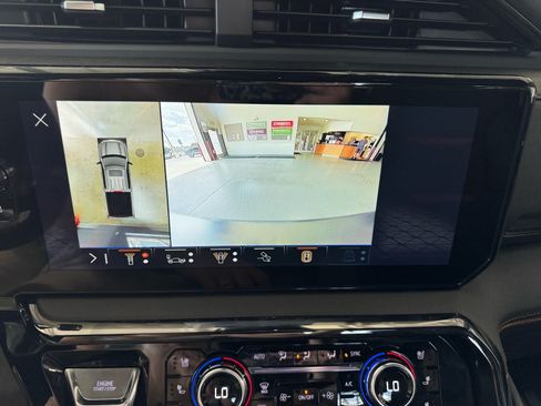 Used 2025 GMC Sierra 1500 AT4 w/ Technology Package AWD/4WD image 23