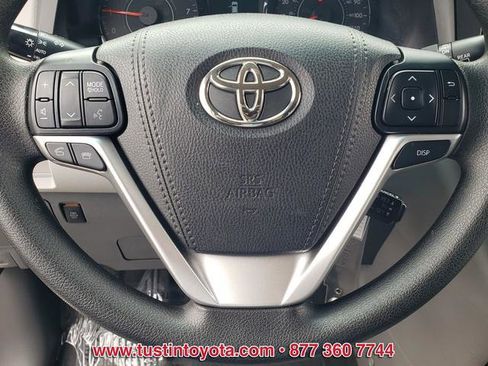 Certified 2017 Toyota Sienna LE image 17