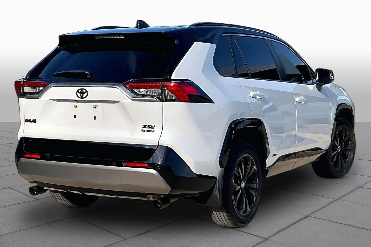 Used 2025 Toyota RAV4 XSE w/ Advanced Technology Package AWD/4WD image 12
