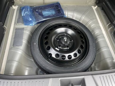 Used 2025 Chevrolet Trax LT w/ LT Convenience Package FWD image 26