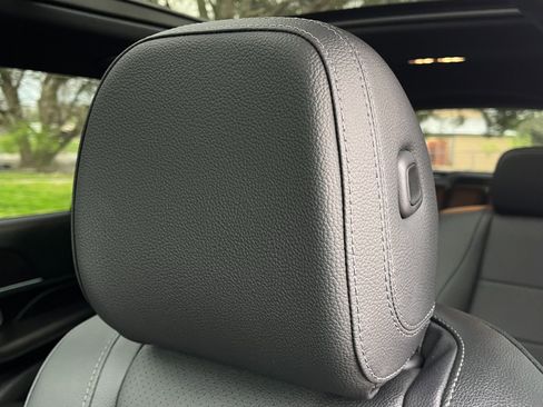 Used 2023 Mercedes-Benz GLS 450 4MATIC w/ AMG Line Exterior image 12