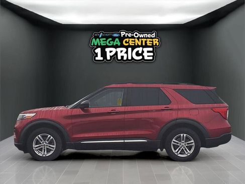 Used 2020 Ford Explorer XLT w/ Comfort Package image 3