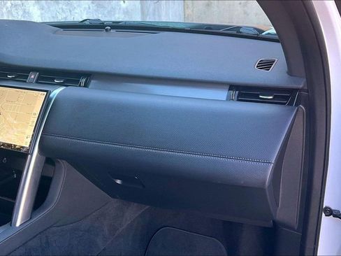 Used 2024 Land Rover Discovery Sport Dynamic SE image 21