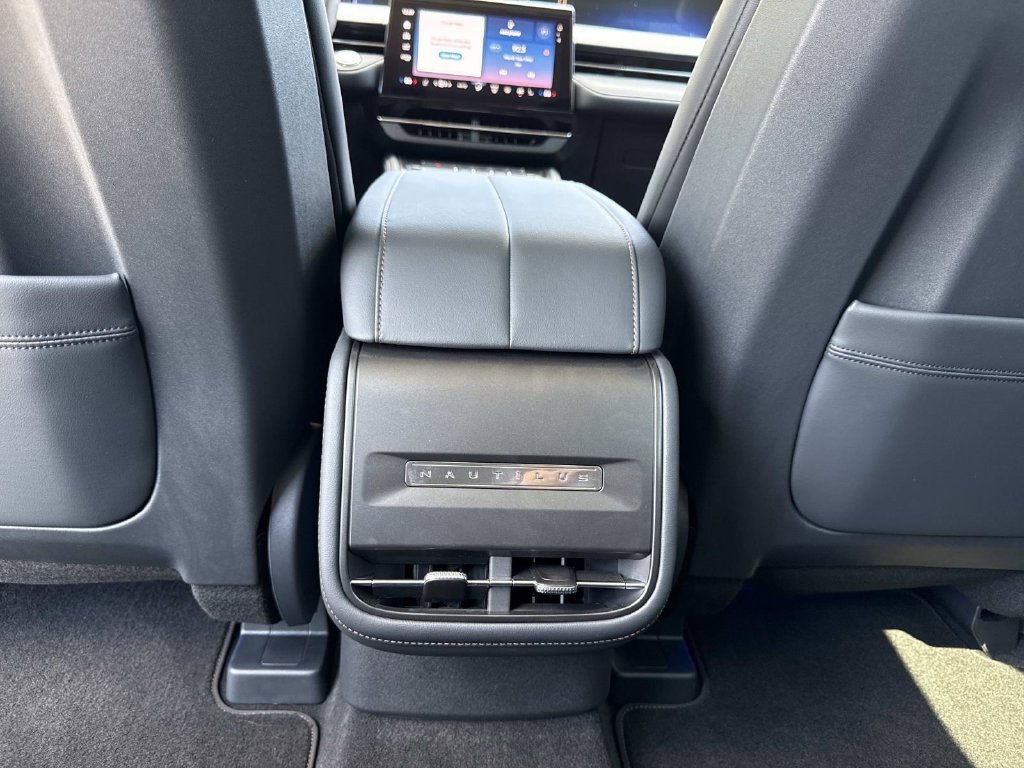 New 2026 Lincoln Nautilus Premier AWD/4WD image 16