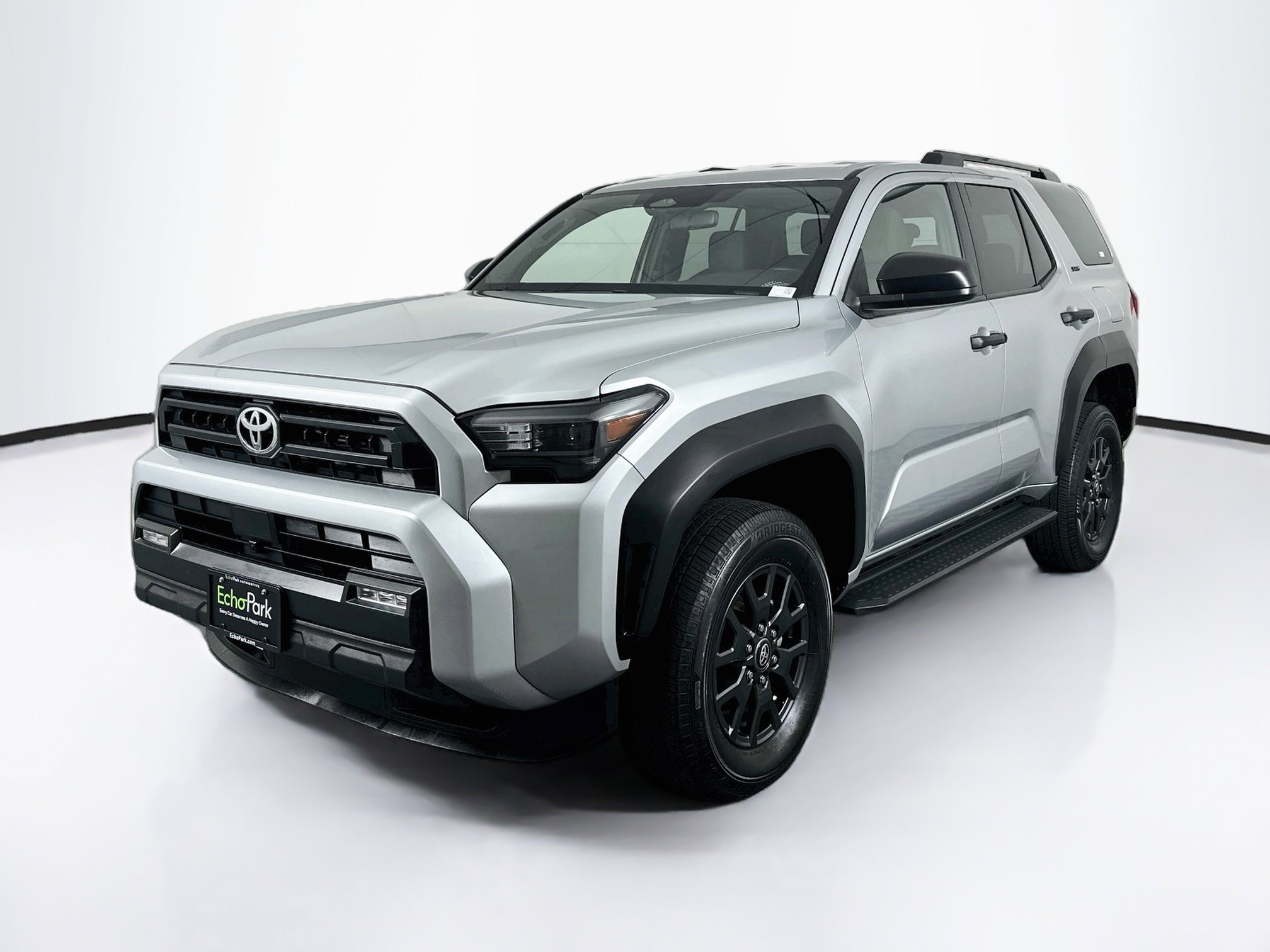 Used 2025 Toyota 4Runner SR5 AWD/4WD image 3