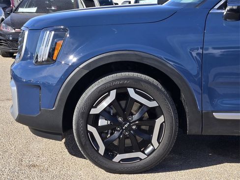 Certified 2024 Kia Telluride S w/ S Sunroof Package image 6