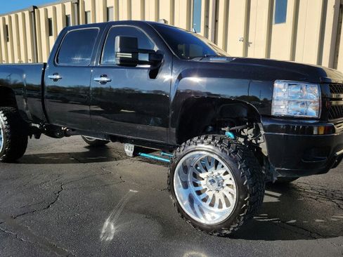 Used 2012 Chevrolet Silverado 2500 LT w/ Texas Edition image 16