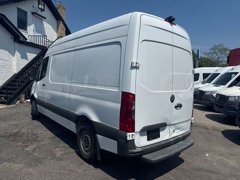 Used 2020 Mercedes-Benz Sprinter 2500 w/ Driver Convenience Package image 4