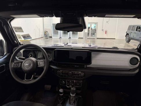 New 2026 Jeep Gladiator Sport image 25