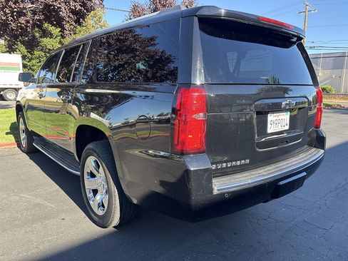 Used 2015 Chevrolet Suburban LTZ RWD image 7
