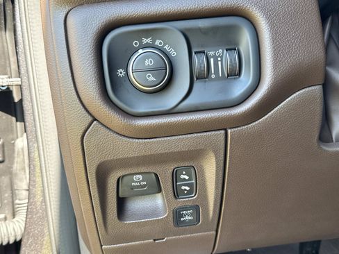 New 2026 RAM 1500 Laramie w/ Bed Utility Group AWD/4WD image 38