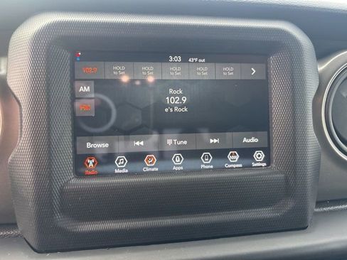 Used 2022 Jeep Gladiator Sport image 61