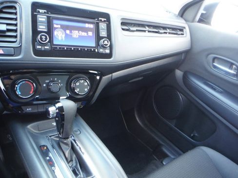 Used 2019 Honda HR-V LX image 15