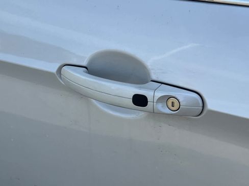 Used 2017 Ford Escape Titanium image 19