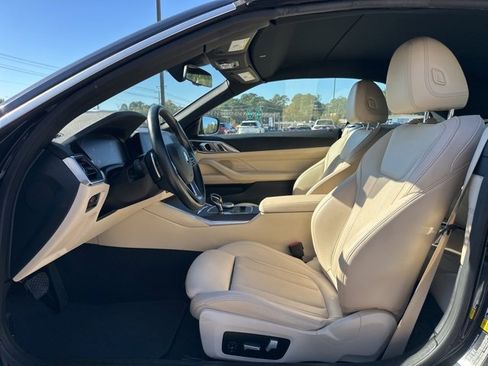 Used 2022 BMW 430i Convertible image 9