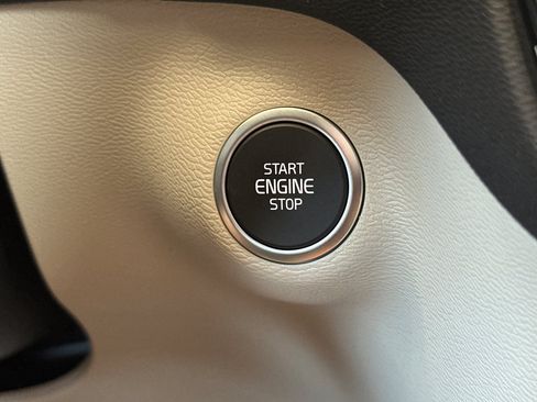 New 2026 Volvo XC40 B5 Ultra AWD/4WD image 19