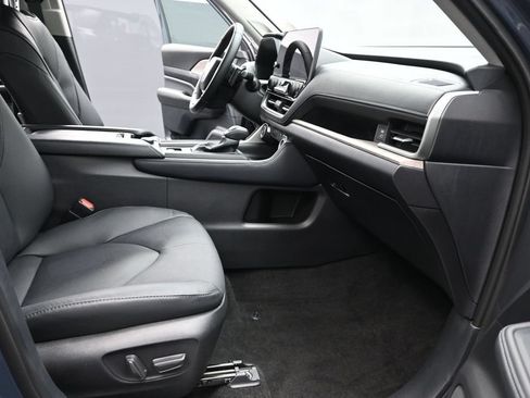 Used 2025 Toyota Grand Highlander AWD image 21