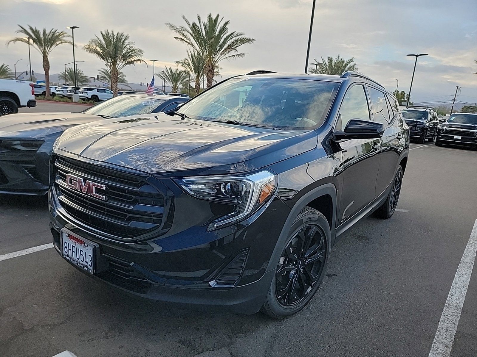 Used 2019 GMC Terrain SLE w/ Driver Convenience Package FWD image 1