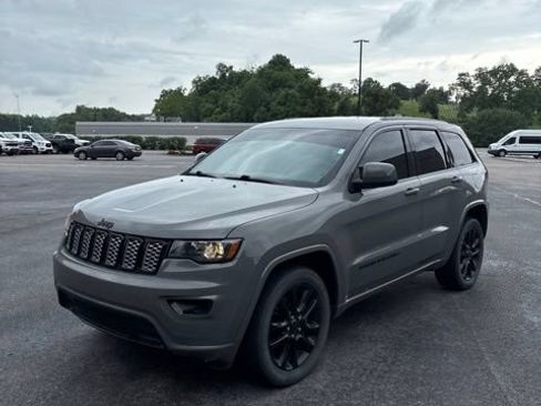 Used 2021 Jeep Grand Cherokee Laredo X AWD/4WD image 1