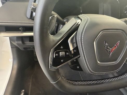 Used 2025 Chevrolet Corvette Stingray Coupe w/ 1LT image 27