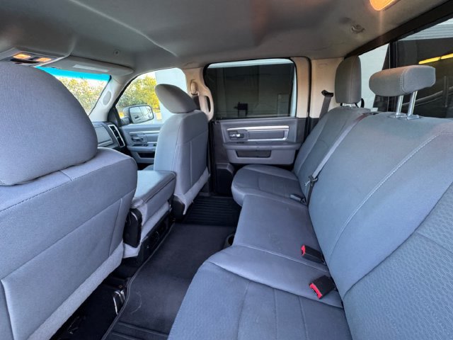 Used 2018 RAM 1500 Classic SLT AWD/4WD image 28