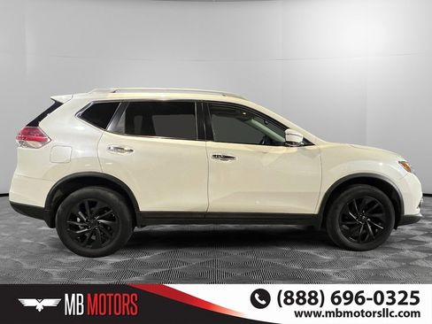 Used 2016 Nissan Rogue SL image 2