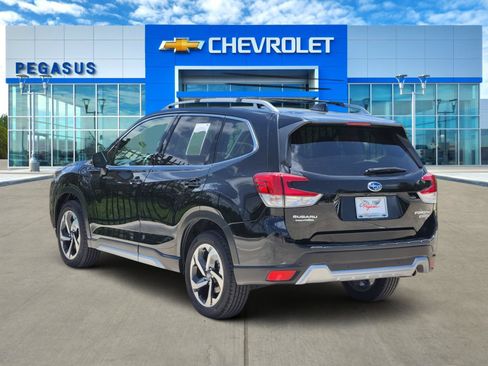 Used 2024 Subaru Forester Touring w/ POP Package 3 AWD/4WD image 4