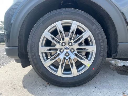 New 2026 Ford Explorer Platinum image 26