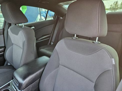 Used 2018 Dodge Charger SXT RWD image 15