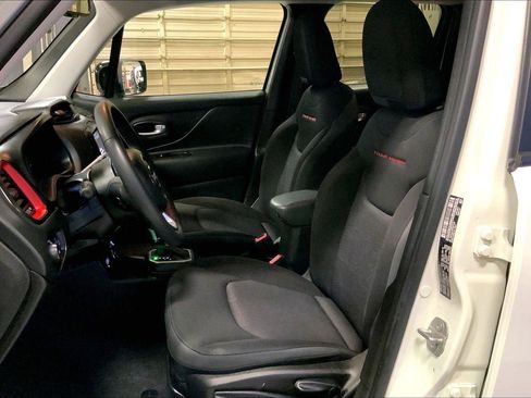 Certified 2023 Jeep Renegade Trailhawk AWD/4WD image 25