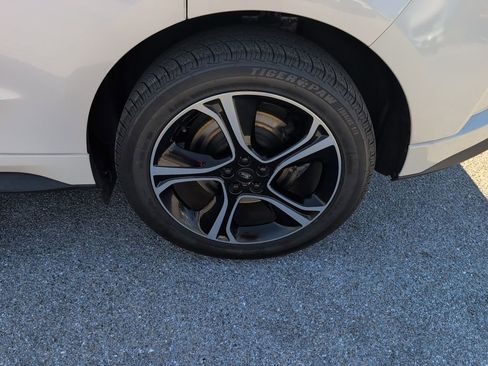 Used 2019 Ford Edge ST w/ Convenience Package image 14