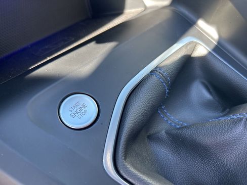 Used 2022 Volkswagen Golf R image 31