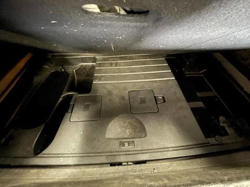 Used 2014 Chevrolet Volt w/ Enhanced Safety Package 1 image 26