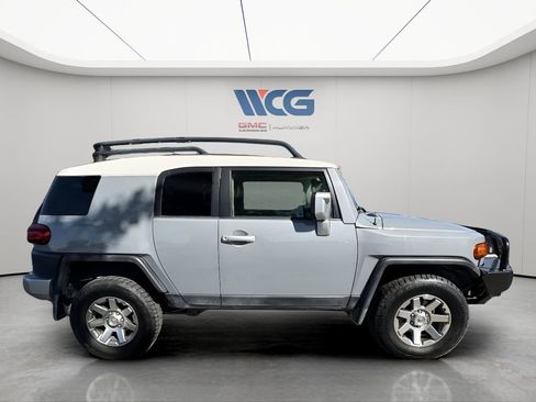Used 2014 Toyota FJ Cruiser 4WD w/ Upgrade Package image 3