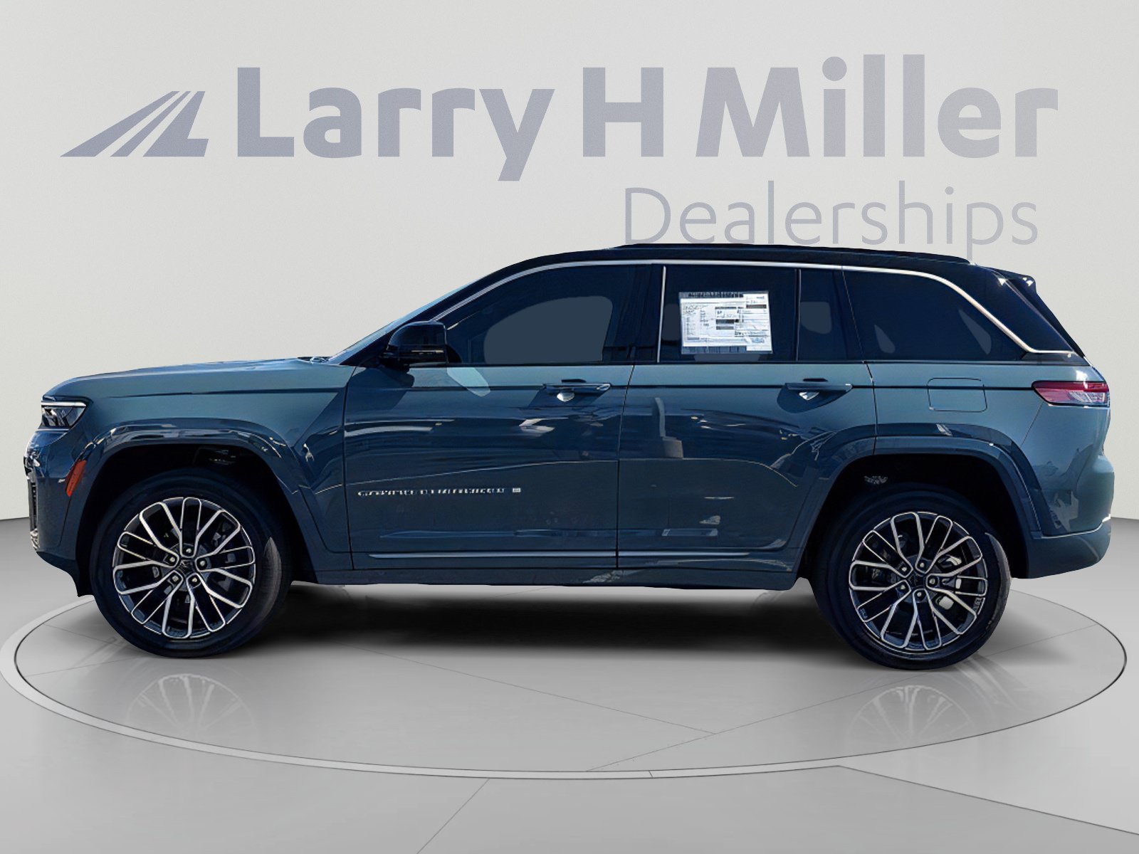 New 2027 Jeep Grand Cherokee Summit AWD/4WD image 2
