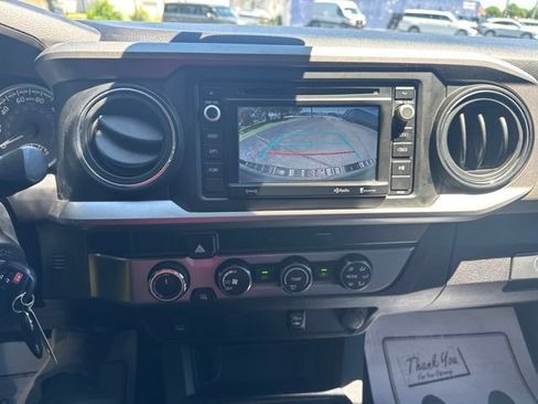 Used 2019 Toyota Tacoma SR5 AWD/4WD image 21