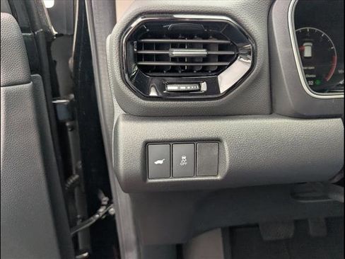 Used 2025 Honda Pilot Touring image 15