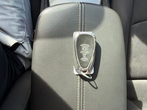 Used 2019 Chevrolet Malibu LT image 19