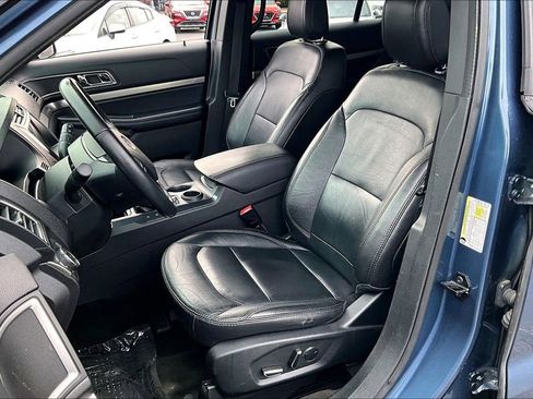 Used 2018 Ford Explorer XLT w/ Equipment Group 202A FWD image 25