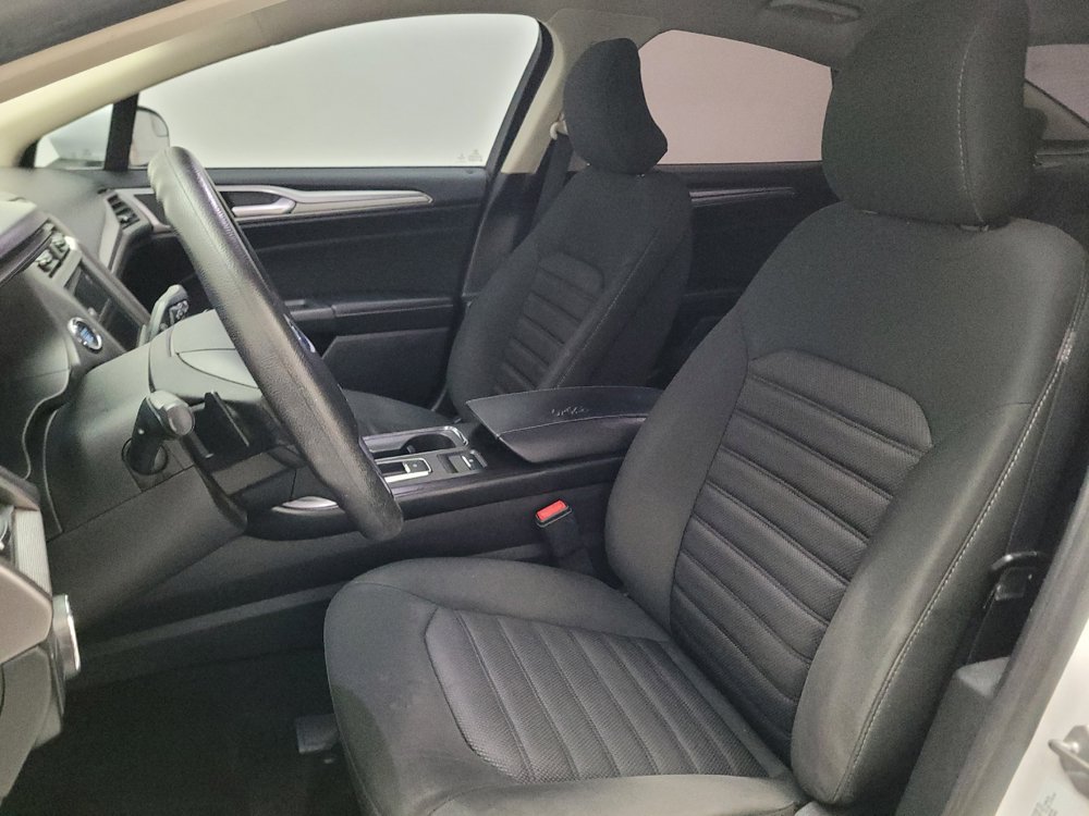 Used 2018 Ford Fusion SE w/ Fusion SE Technology Package FWD image 17