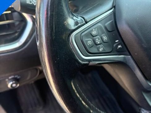 Used 2019 Chevrolet Equinox LT w/ Driver Convenience Package FWD image 14
