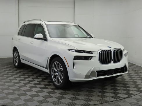 New 2026 BMW X7 xDrive40i image 3