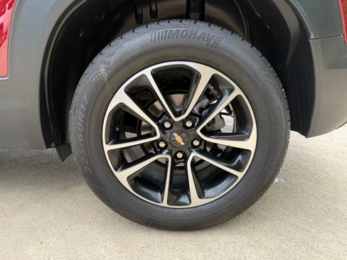 Used 2024 Chevrolet TrailBlazer LT AWD/4WD image 35
