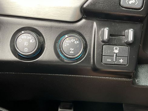 Used 2018 GMC Yukon XL SLT w/ Open Road Package AWD/4WD image 20