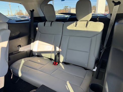 New 2026 Ford Explorer Active w/ Active Comfort Package image 31