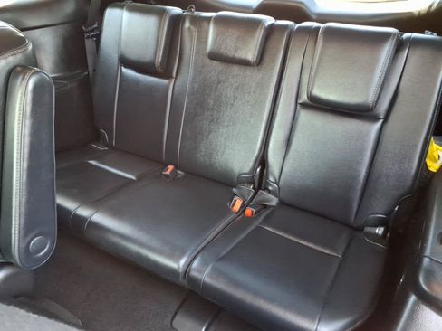 Used 2018 Toyota Highlander XLE FWD image 12