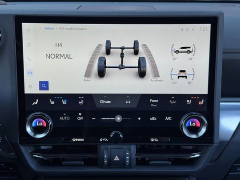 Used 2024 Lexus GX 550 w/ Cold Area Package image 32