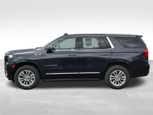 Used 2024 GMC Yukon SLT w/ SLT Luxury Package AWD/4WD image 2