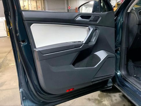 Used 2019 Volkswagen Tiguan SE w/ Panoramic Sunroof Package image 41